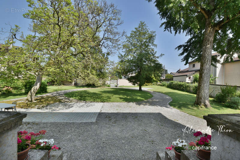 Maison à CHAZEY-SUR-AIN