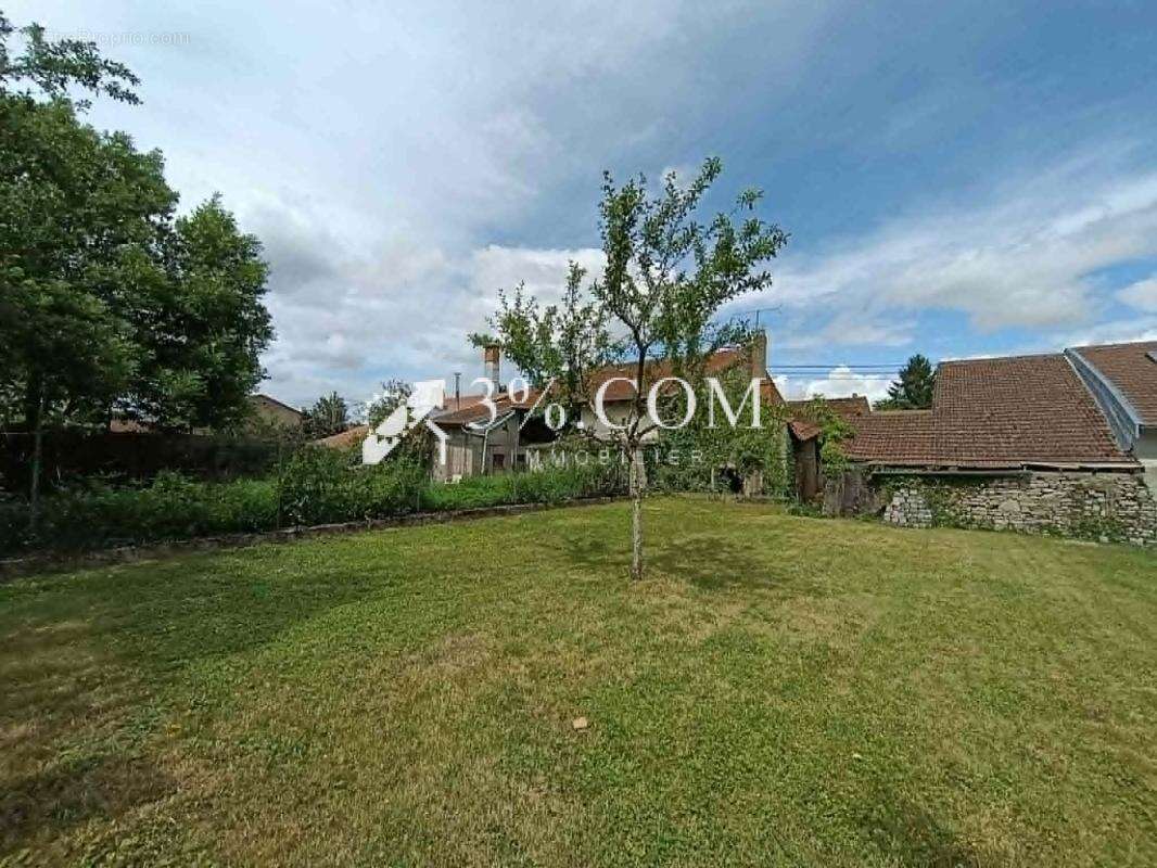 Ancienne maison sur la commune d'Azerailles 541220 - photo 4