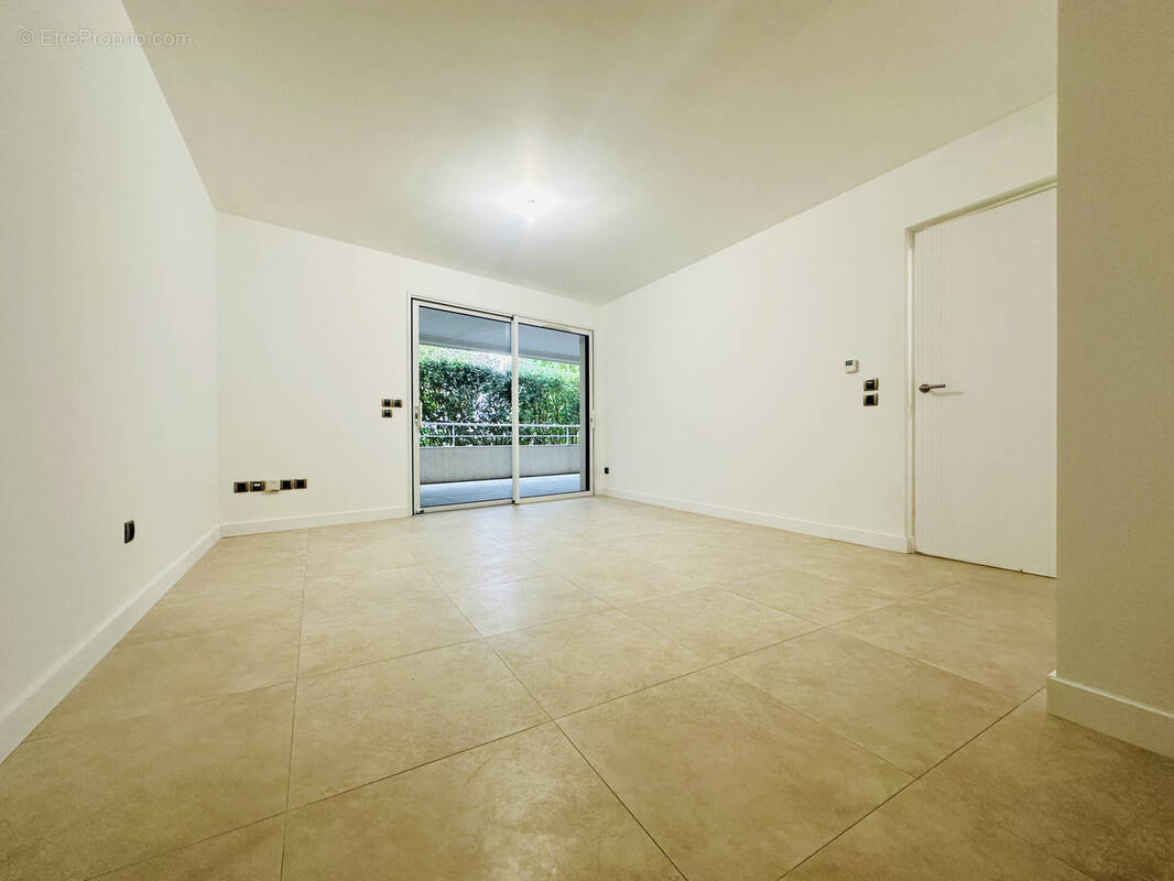 Appartement à LATTES