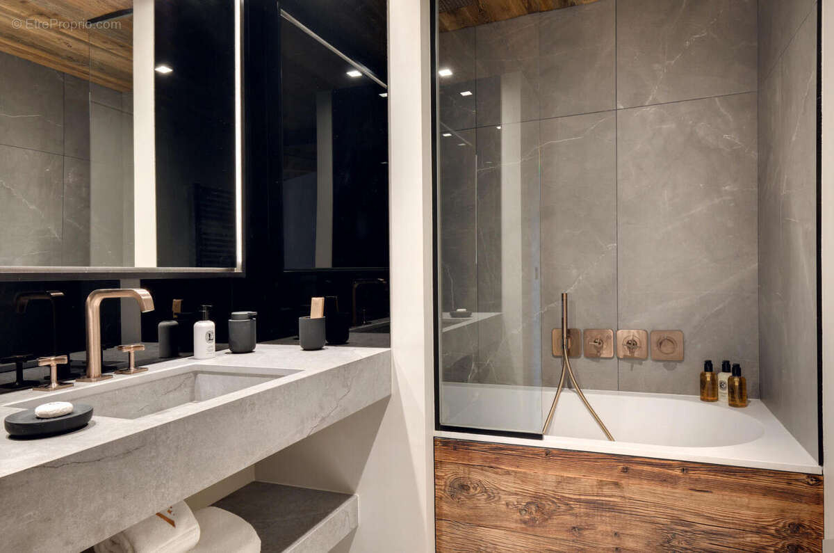 2378_ Ski Apartment for sale Meribel - a vendre -s - Appartement à LES ALLUES