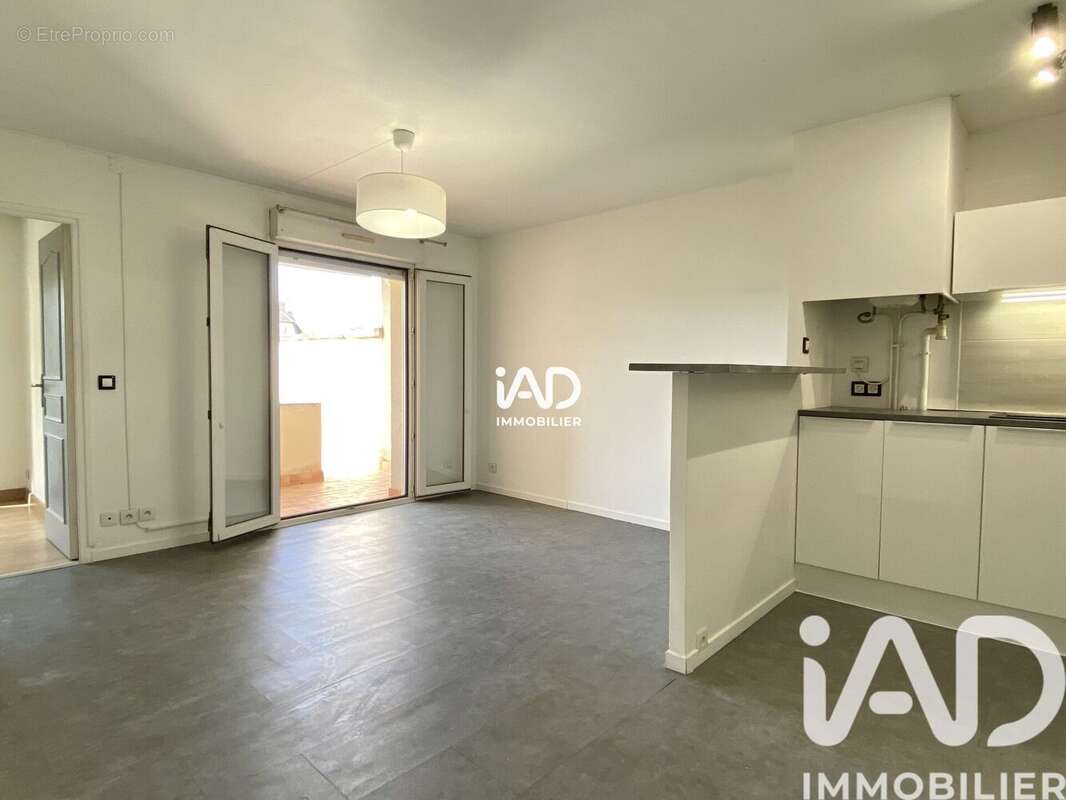 Photo 2 - Appartement à LIVRY-GARGAN