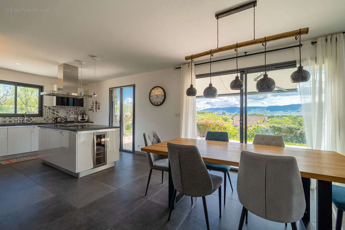 Maison à BELLEGARDE-SUR-VALSERINE