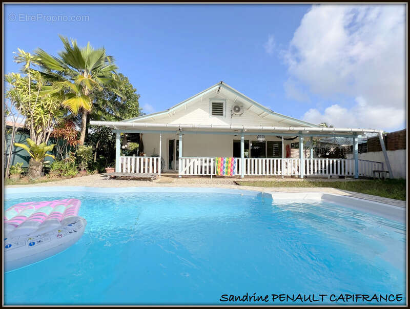 A vendre a kourou (guyane francaise) une magnifique villa t5 (r+1) de 130 m² - terrain de 473 m² - au prix de 427 800 € - photo 2