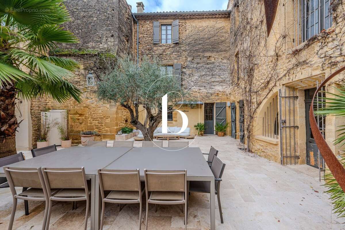 Maison à UZES