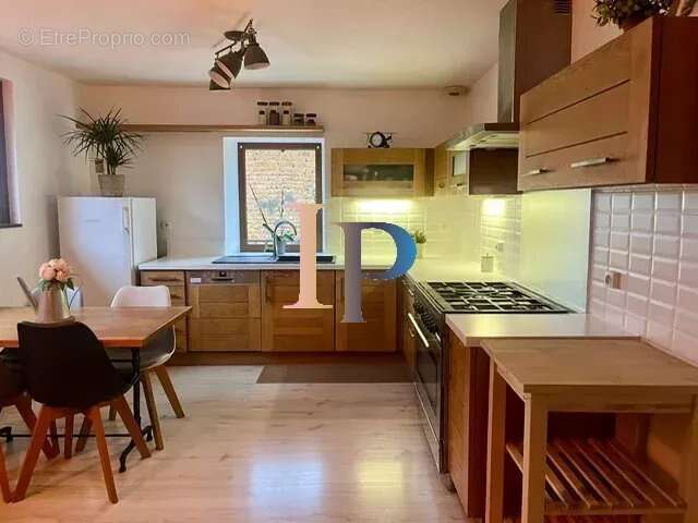 Maison à SAINT-CHRISTOPHE-EN-BRIONNAIS