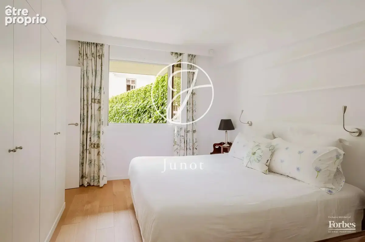 Paris 7e - BRETEUIL / PLACE VAUBAN - Appartement - 3 pièces - 81,16m² Carrez - 2 chambres - photo 11