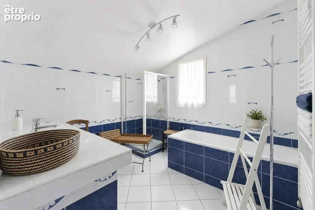 Maison avec Piscine à Saint-Caprais-de-Bordeaux - photo 3