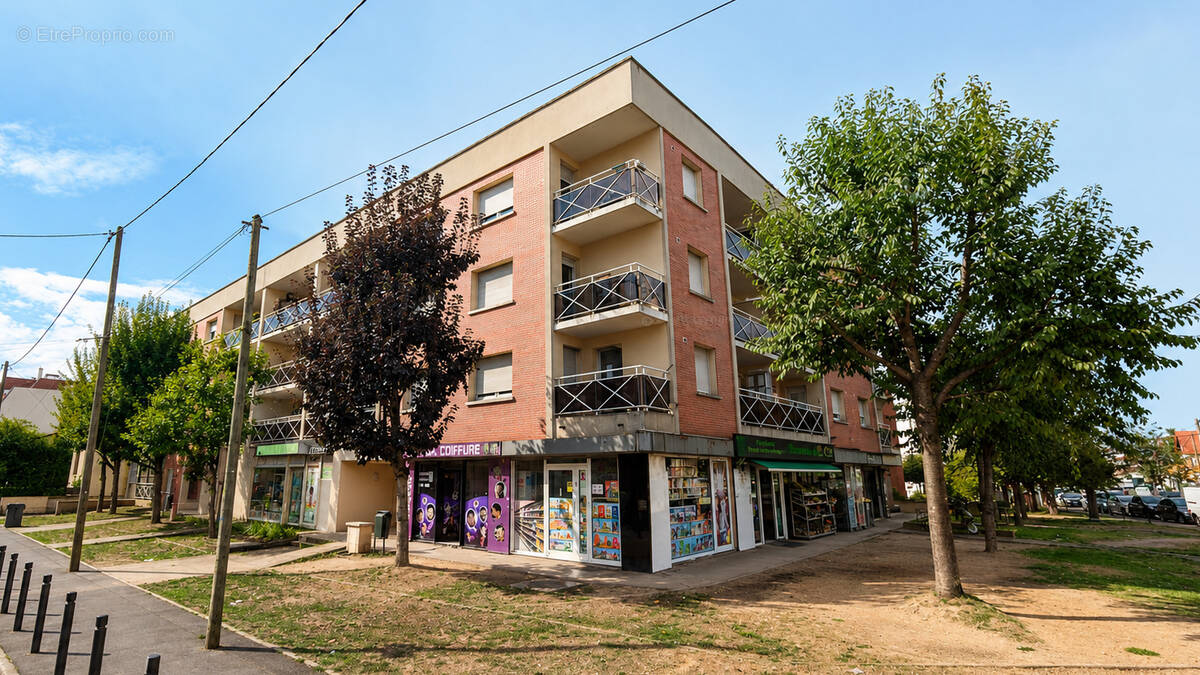 Appartement à LE BLANC-MESNIL