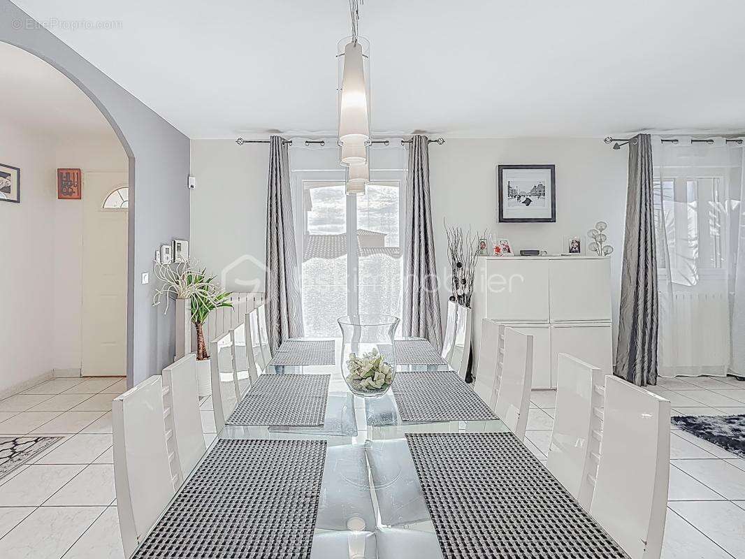 Maison à COURNONSEC