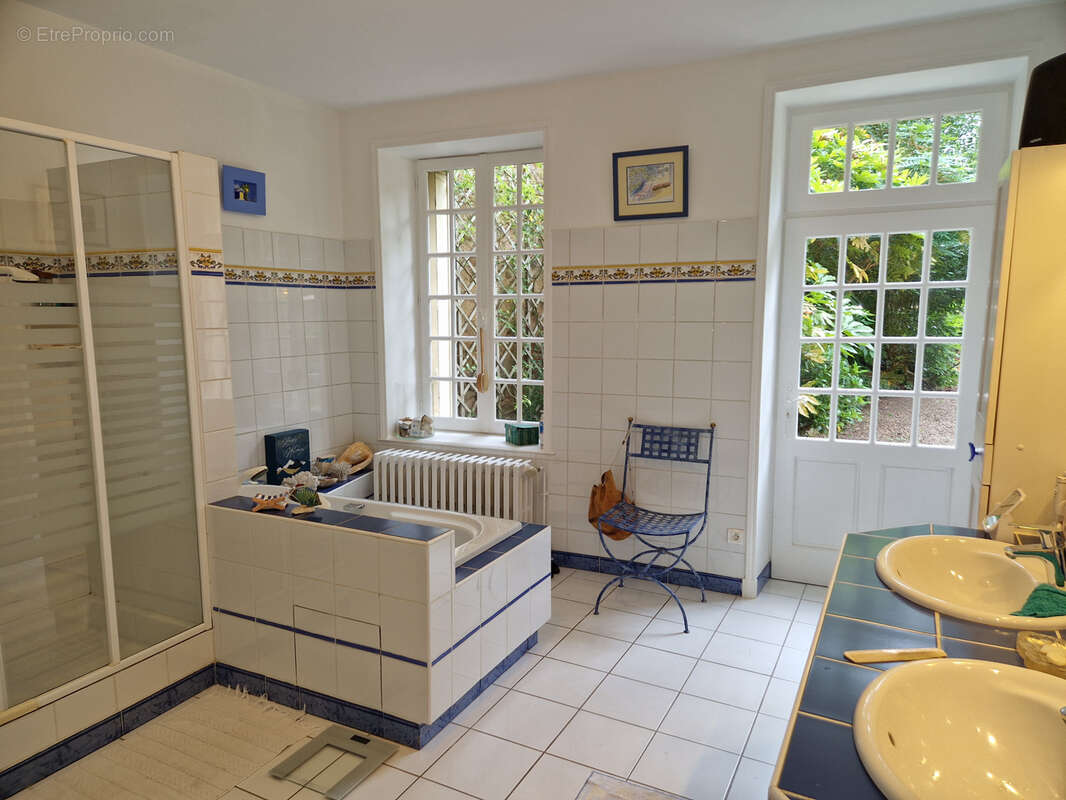 Maison à AUTUN
