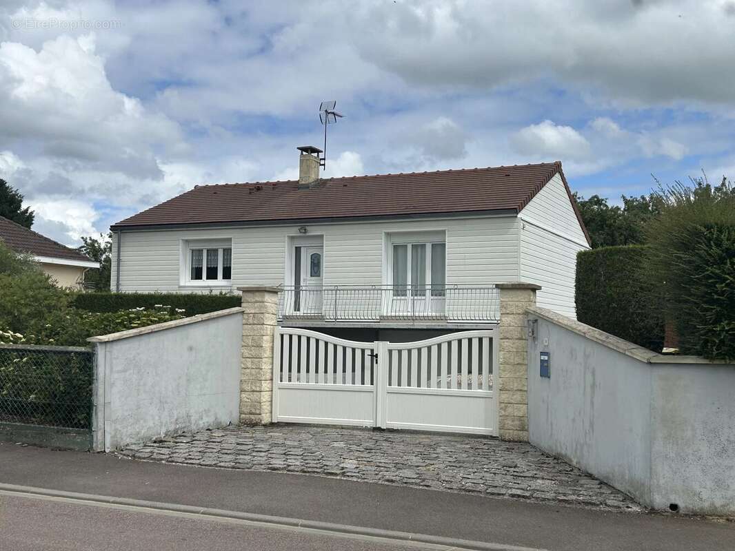 Maison à BOURG-ACHARD