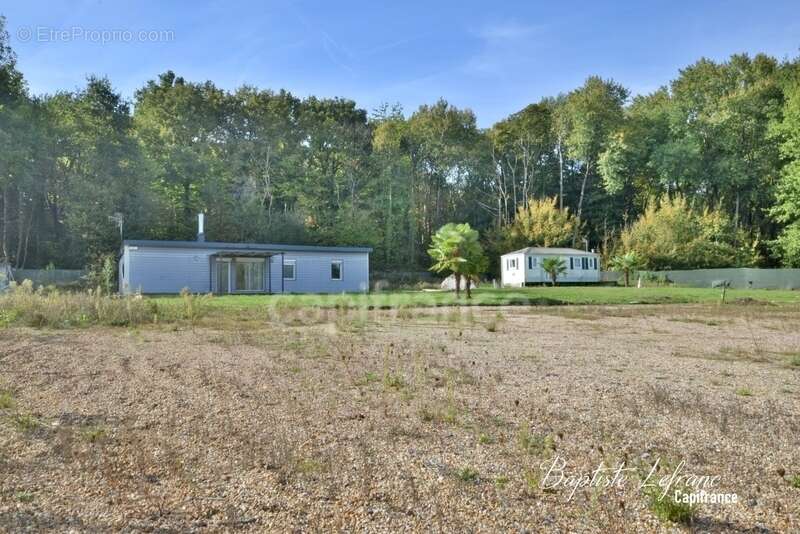 Maison à LA CHAPELLE-SAINT-LAUD