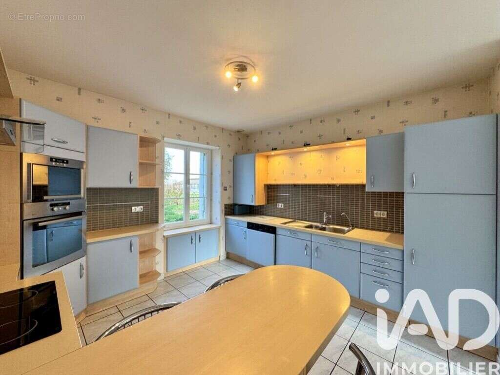Maison 162 m² à Pouant  - photo 2