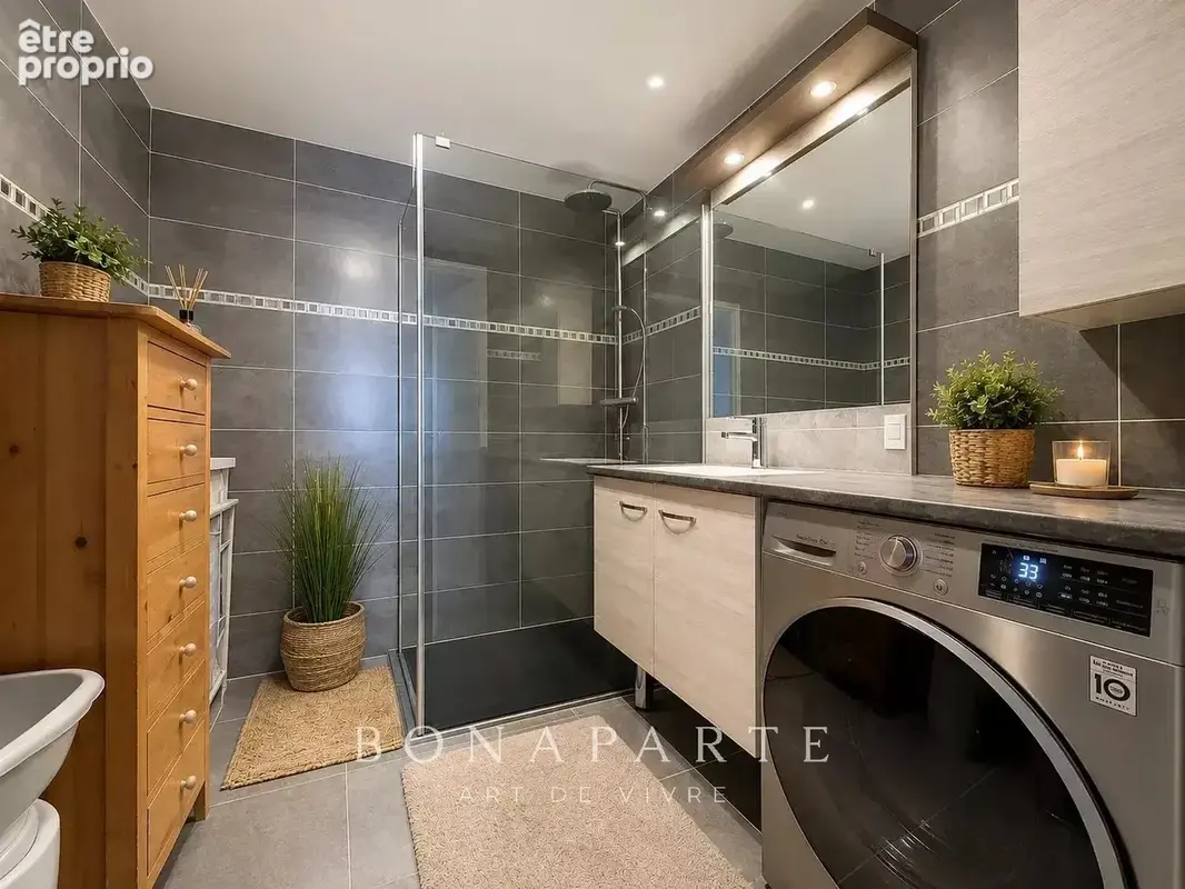 FERNEY-VOLTAIRE - Appartement centre-ville - photo 6