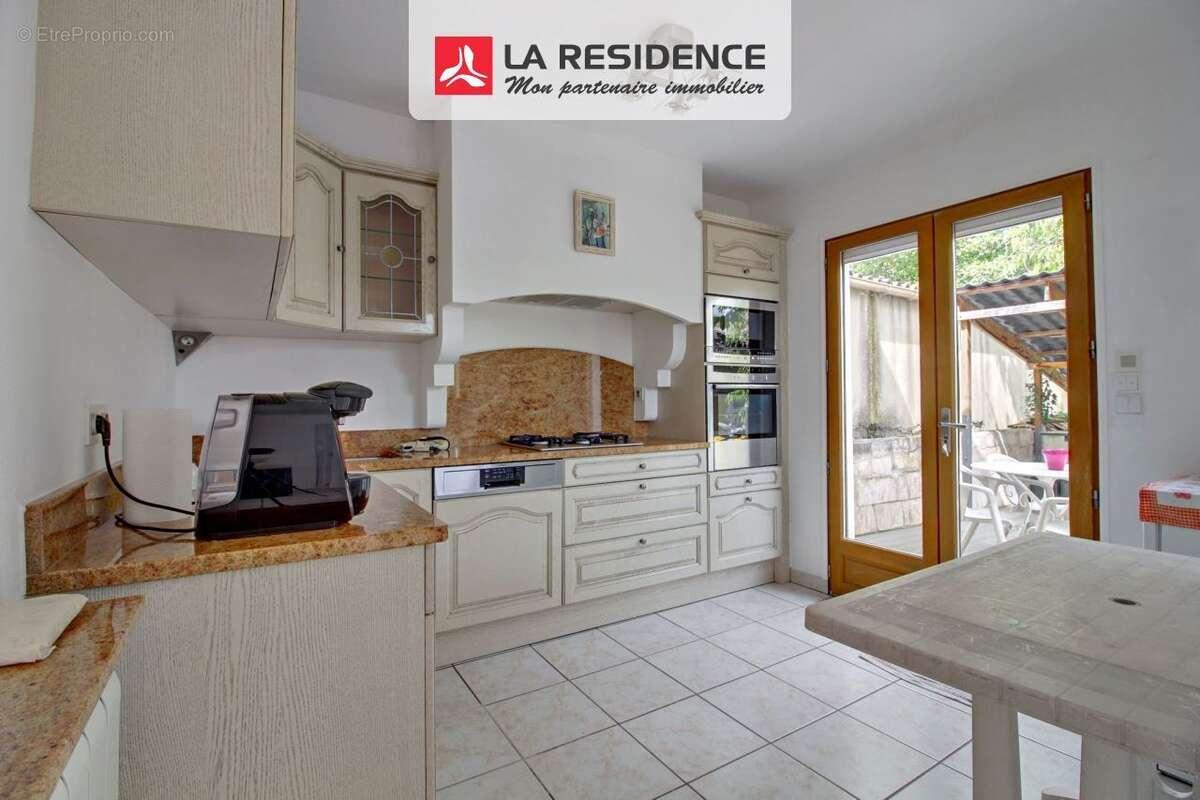 Maison à LES MUREAUX