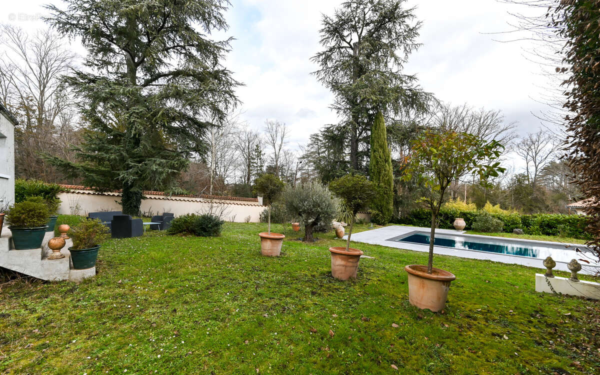 Maison à CHARBONNIERES-LES-BAINS