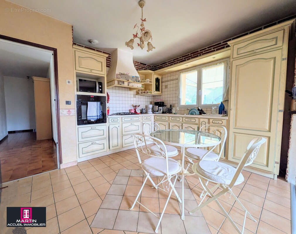 Maison à LA SALVETAT-SAINT-GILLES