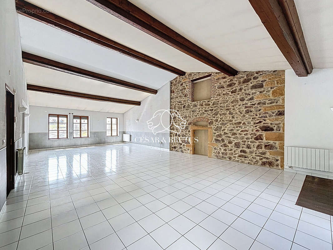Appartement 109 m² à Ternand  - photo 4
