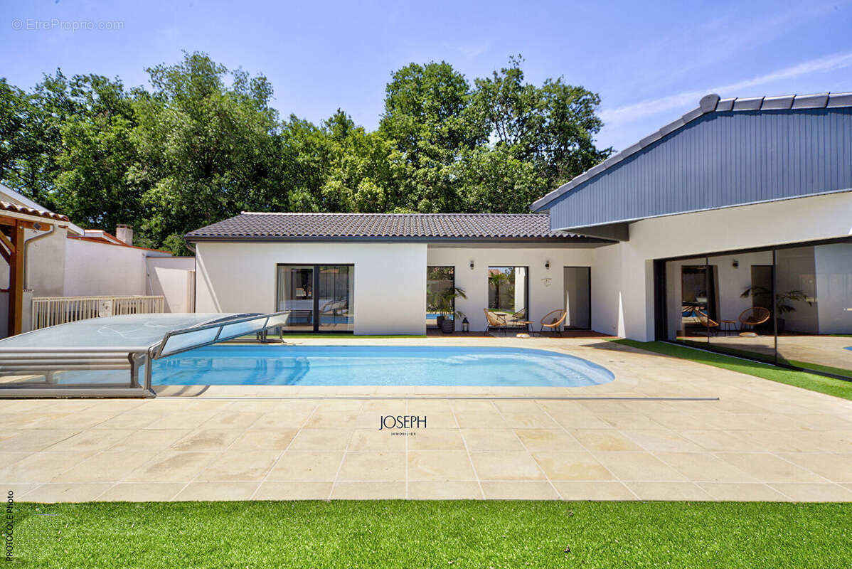 Villa de plain pied a pins justaret avec piscine - photo 12