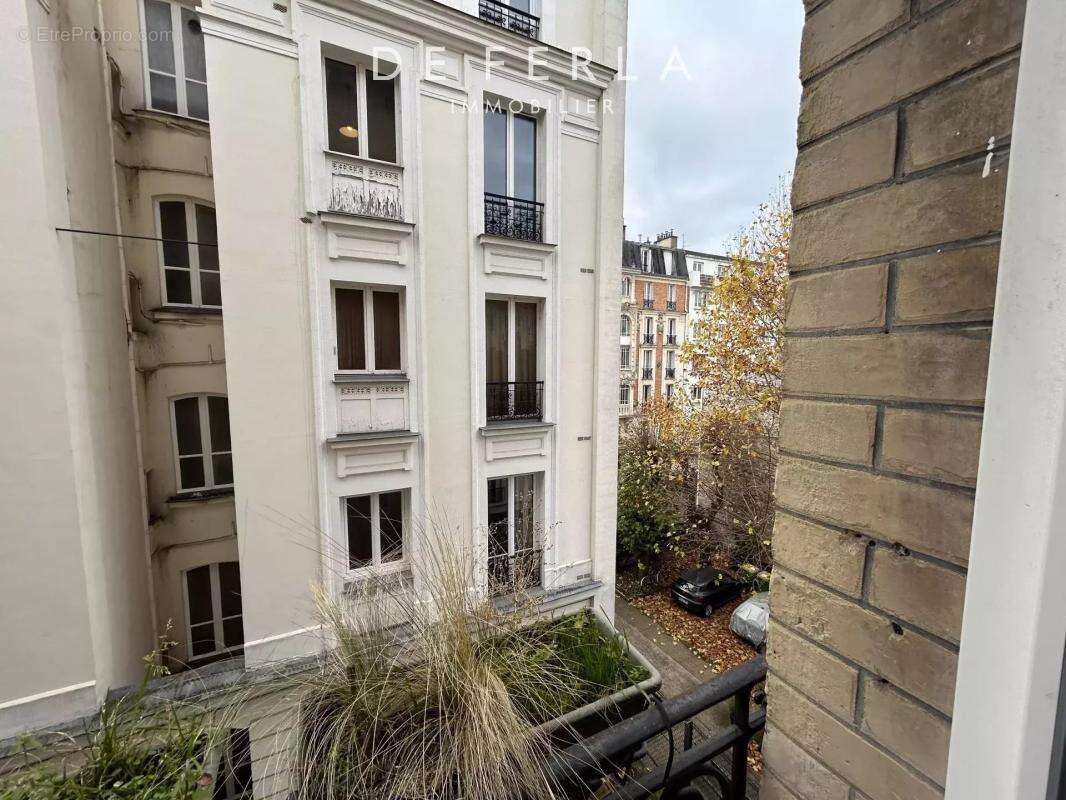 Appartement à PARIS-14E
