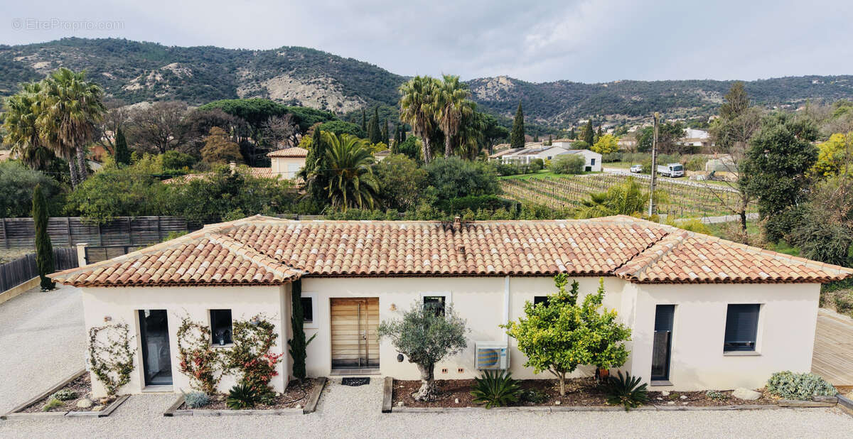 Maison à PLAN-DE-LA-TOUR