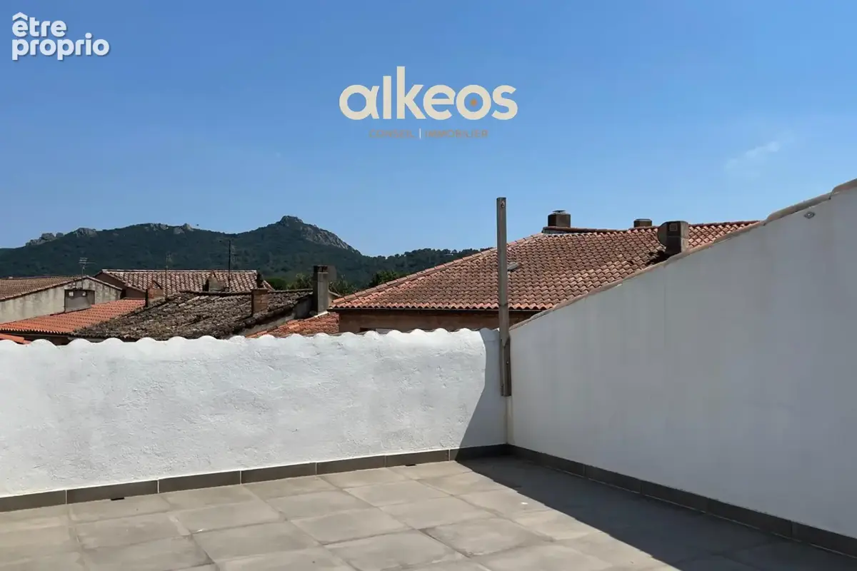 Maison de ville rénovée avec terrasse tropézienne et garage - photo 2