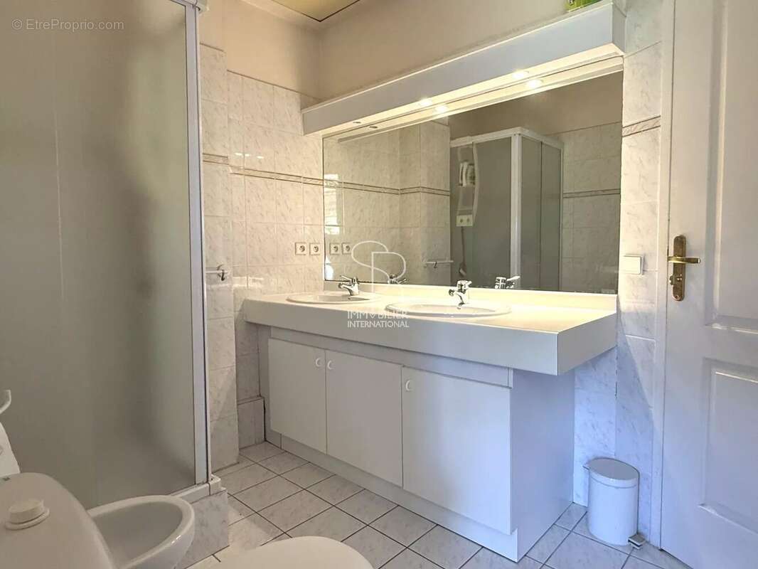 Appartement à VILLENEUVE-LOUBET