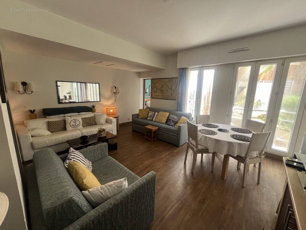 Appartement à FREJUS