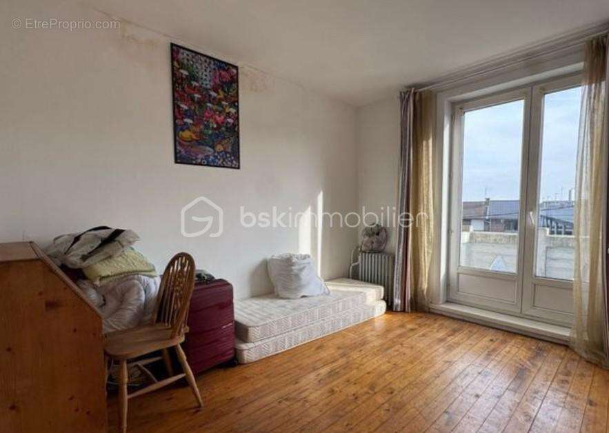Vivez le charme de l'ancien au coeur de Wattrelos ! 4 chambres, jardin, garage - photo 11