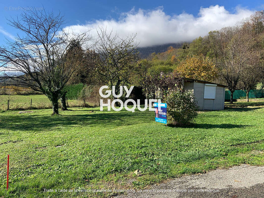 Terrain à BARRAUX