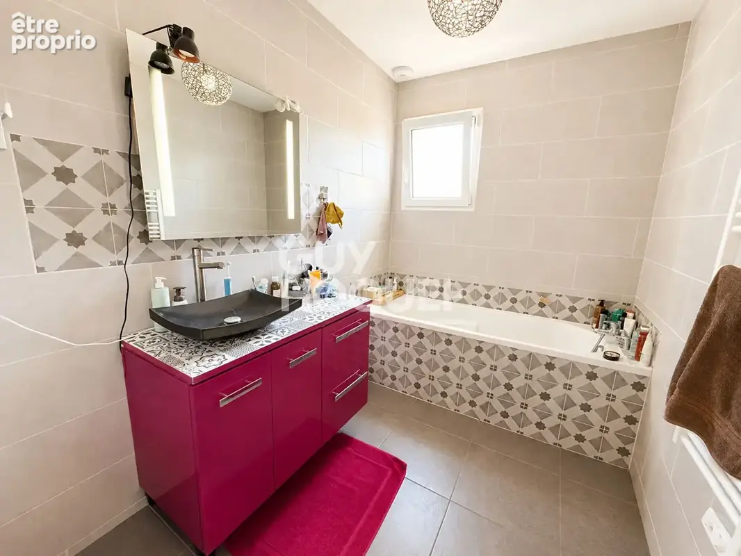 Maison de plain-pied - 81 m² - Terrain de 820 m² - Byans-sur-Doubs - photo 9