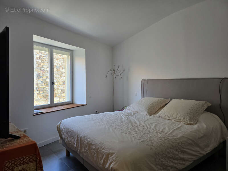 Maison rénovée - terrasse avec vue - jacuzzi - dpe b - 3 espaces nuit - dépendances de 92 m² - photo 10