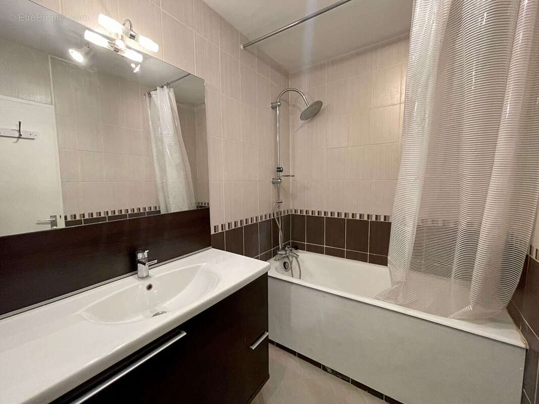 ANTONY - Appartement F3 62 m2 + 2 balcons + 2 places de stationnement ! - photo 9