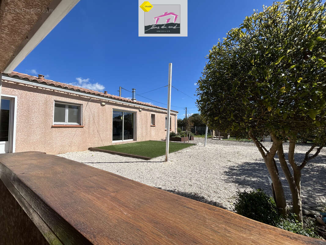 Maison de plain-pied avec Garage, jardin et piscine - photo 3