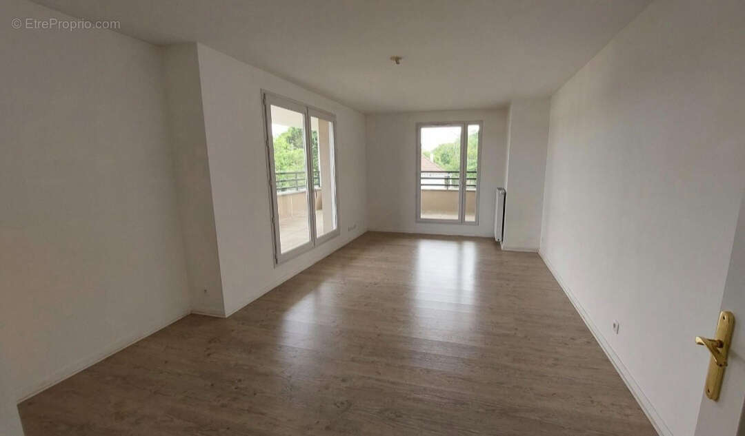 Appartement à SAINT-PIERRE-DU-PERRAY