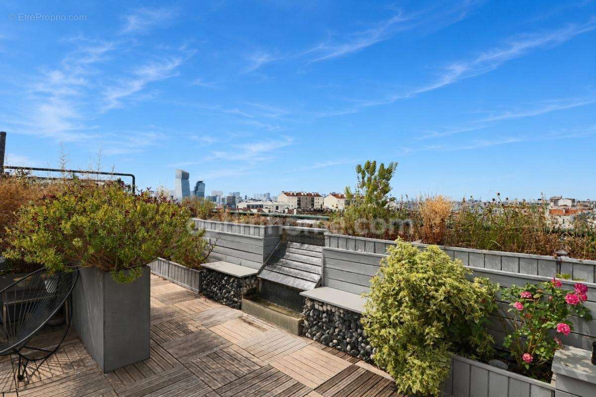 Appartement à vendre 6 pièces Charenton-le-Pont – Métro Valmy – Duplex 171 m² – Dernier étage – Terrasse 100 m² – Vue excepionne - photo 3