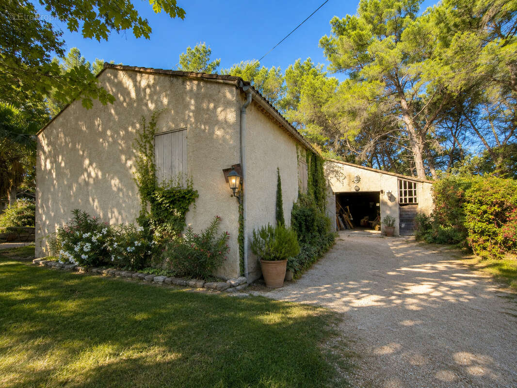 15mn de vaison - villa  plain-pied 100m2 a renover - photo 15
