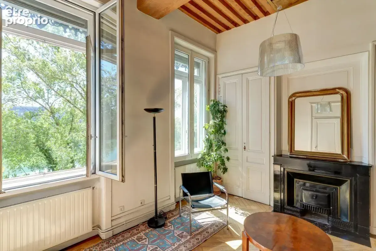 Appartement charmant type T3/T4 de 98 m2 avec une jolie vue dégagée et sans vis à vis - photo 4