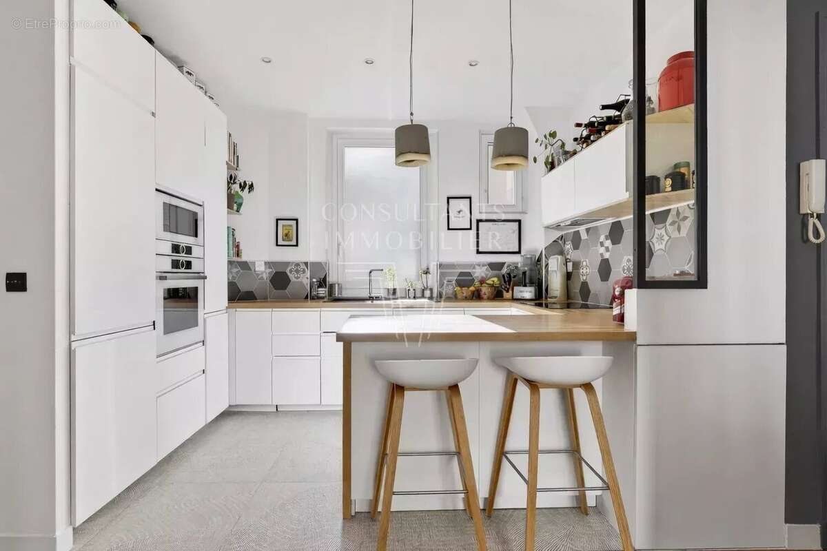 Appartement à PARIS-14E