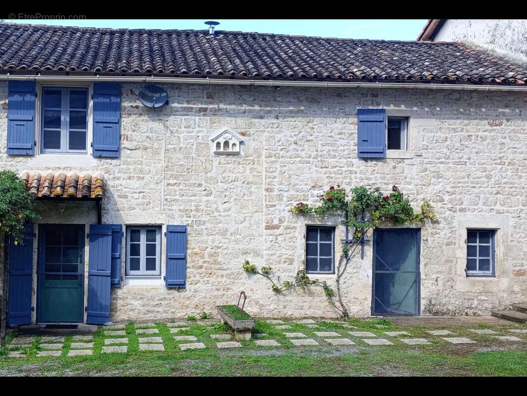 Maison à PAIZAY-LE-TORT