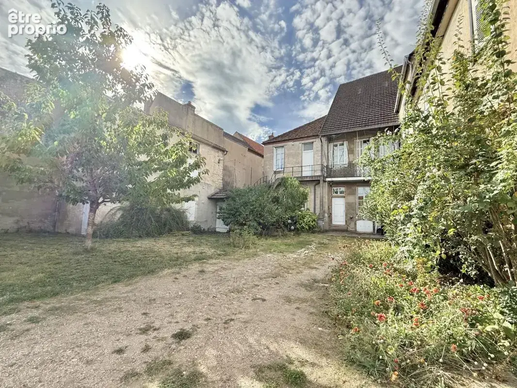 Saint-jean-de-losne – maison de caractère de 284 m² – terrain de 1 224 m² – dépendances et fort potentiel - photo 36