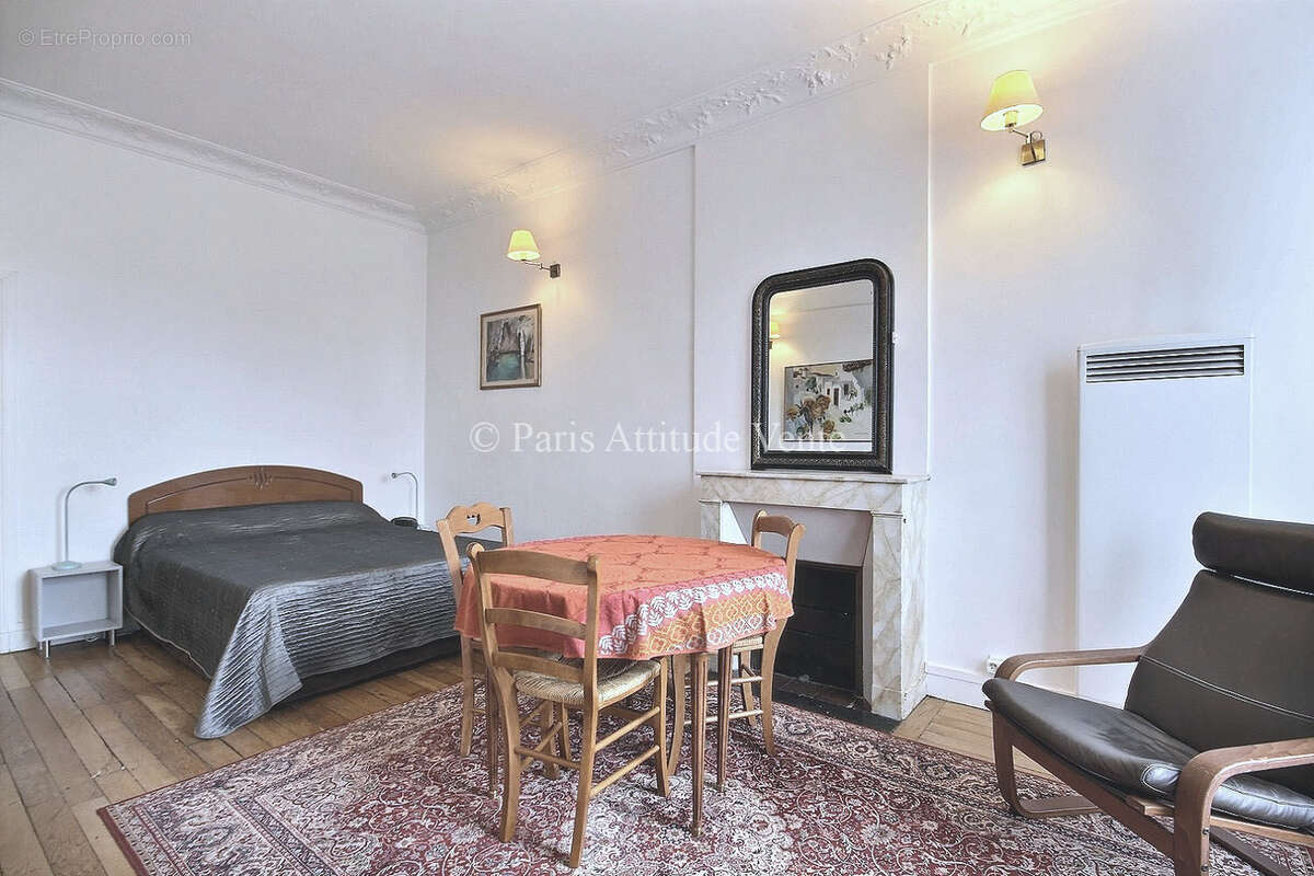 Appartement à PARIS-1E