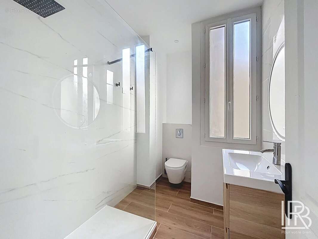 Appartement à MARSEILLE-6E