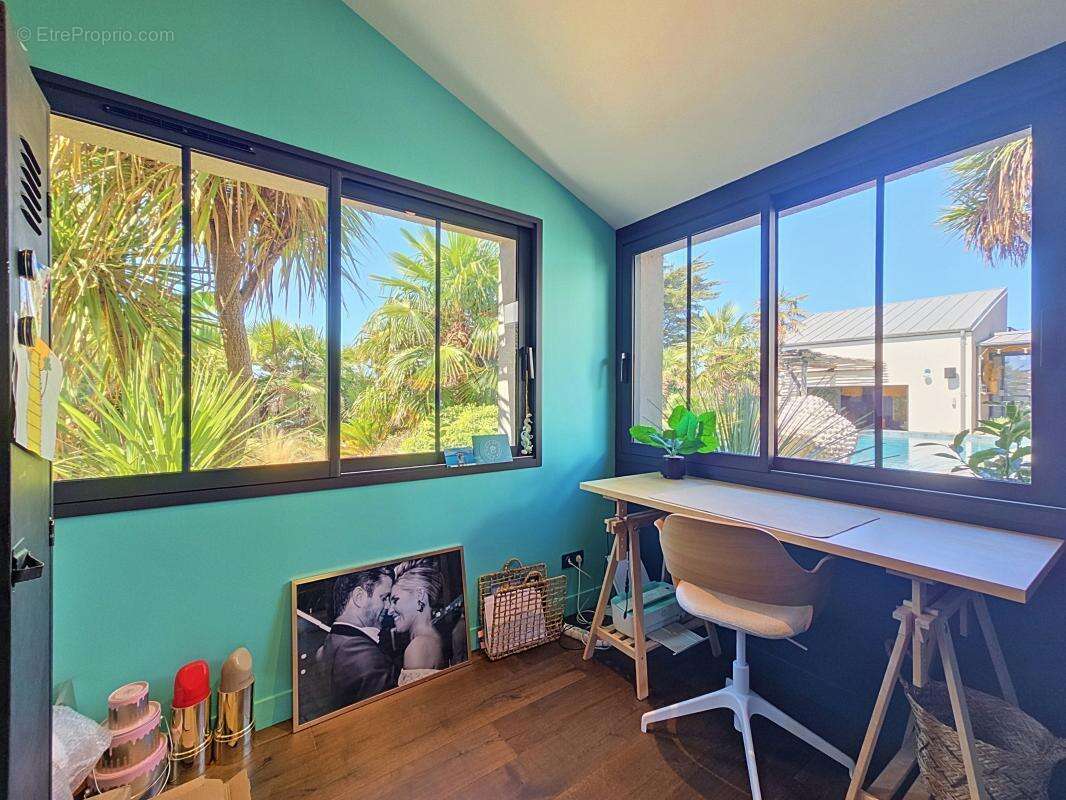 Maison 328 m² à L'houmeau  - photo 22