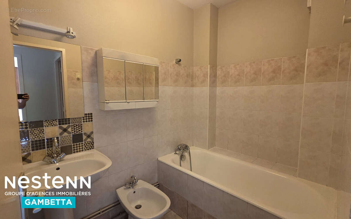 Appartement Montauban  T2, une chambre, une grande terrasse et un garage - photo 6