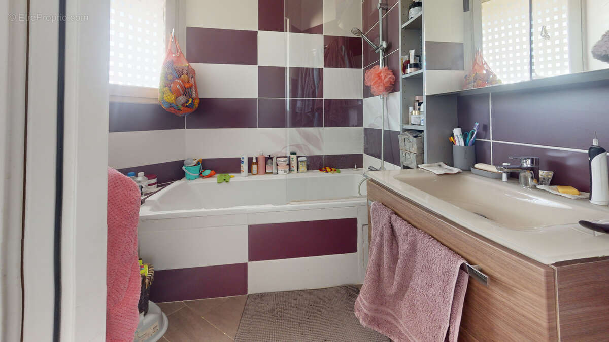 Appartement à NANTERRE