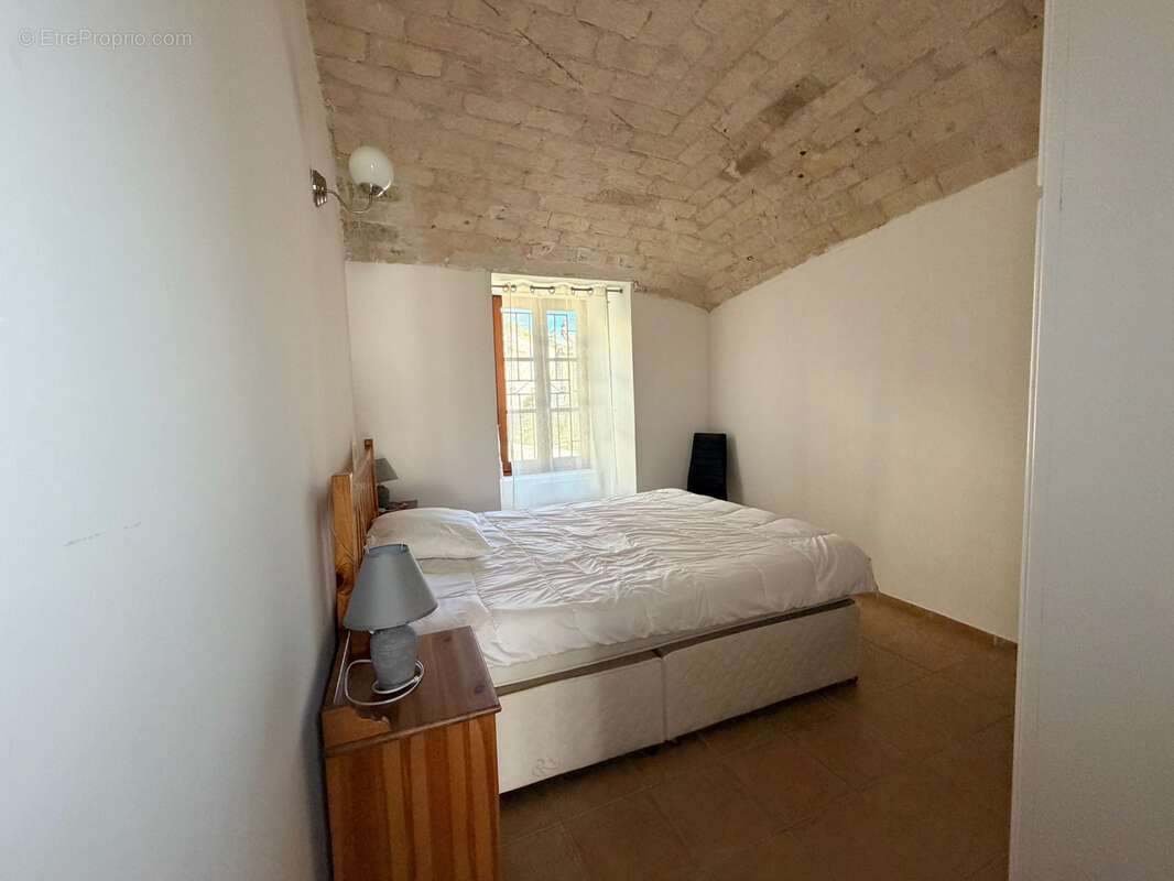 Appartement à CANAULES-ET-ARGENTIERES