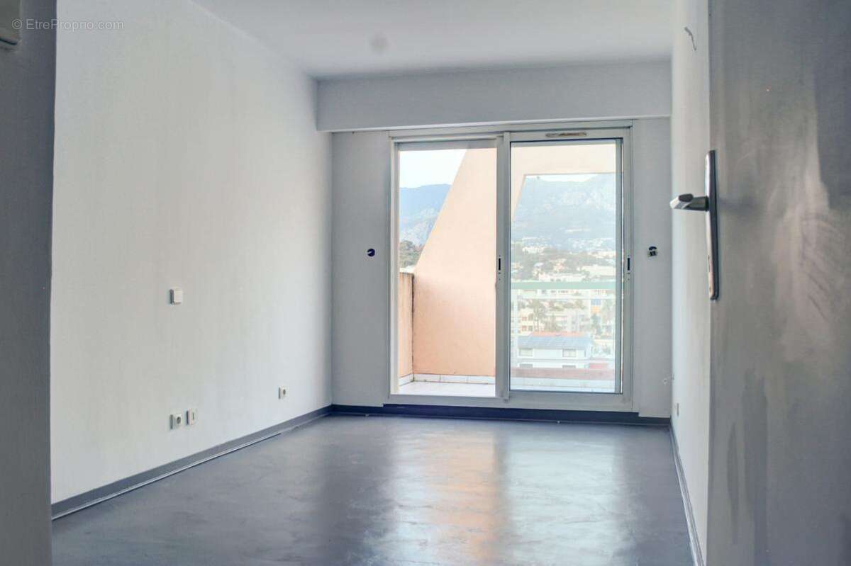 Appartement à ROQUEBRUNE-CAP-MARTIN