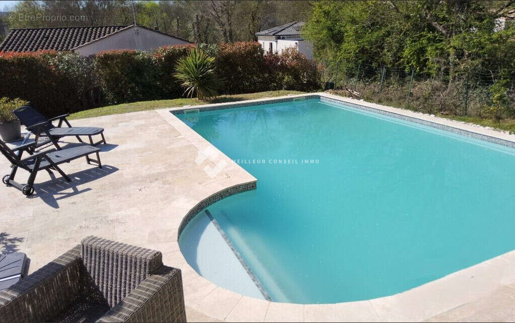 Maison 130 m² à Saint-Julien-De-Cassagnas  - photo 2
