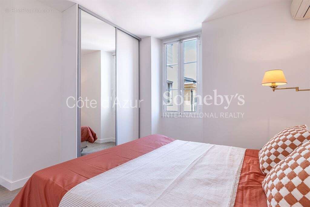 Appartement 3 pièces à vendre dans le Carré d'Or de Nice, Place Magenta - photo 14